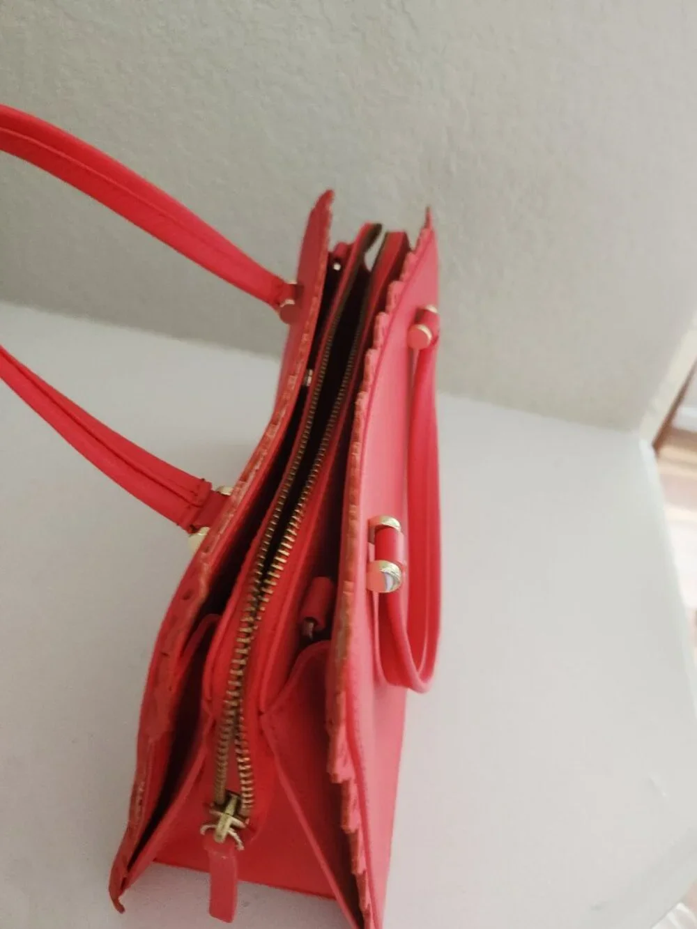 New Kate Spade NY Scallop Coral Leather Satchel Tote Purse - Picture 6 of 12